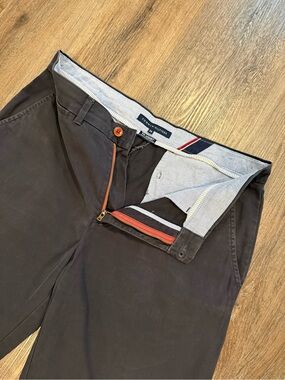 Tommy Hilfiger Men's Dark Navy Flat-Front Chino Cotton Shorts 34